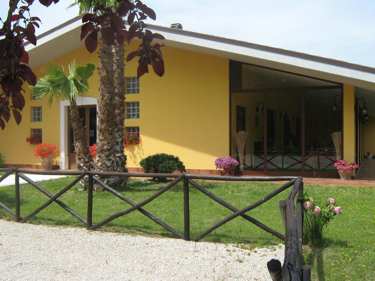 B & B Oasi Rosciano  Exteriör bild